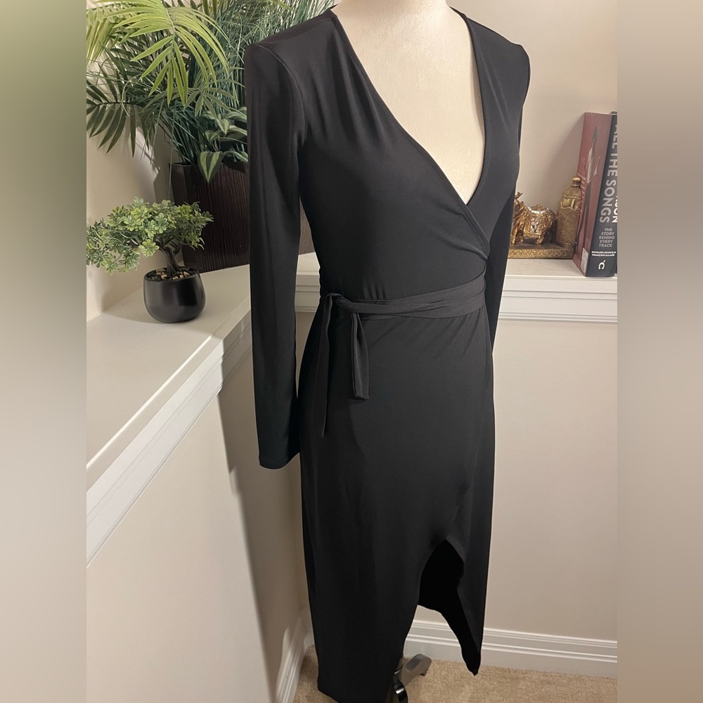 ‼️BOGO SALE‼️Forever 21 Black Wrap Dress Sz S - Picture 2 of 6